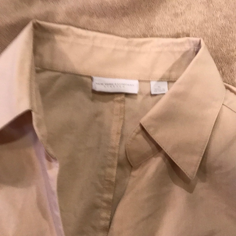Button up top - Picture 2 of 3